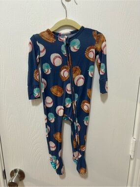 Posh Peanut Homer Baseball Double Zip long Sleeve Footie Size 6-9 months
